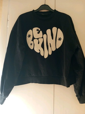 Black sweatshirt used