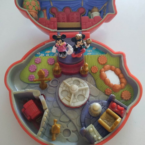 Polly Pocket Disney Mickey & Minnie Mouse playset used