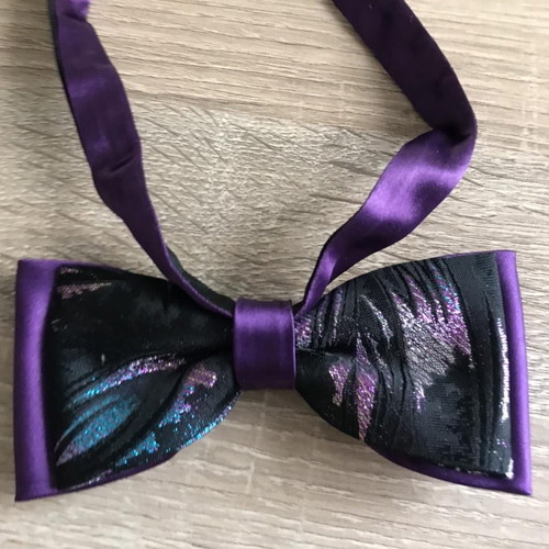 Purple bow tie unused