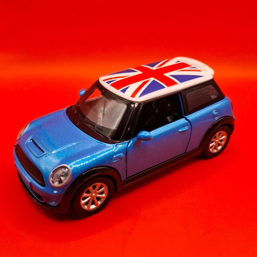 Mini Cooper 1:32 miniature new with pull back mechanism