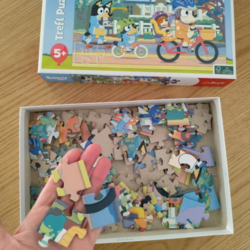 Bluey Puzzle Trefi 100 pieces like new