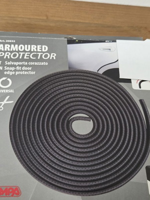 Lampa Armoured Protector snap-fit door edge protector