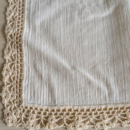Handmade table runner 35x31cm with organza and lace, 1980s, like new