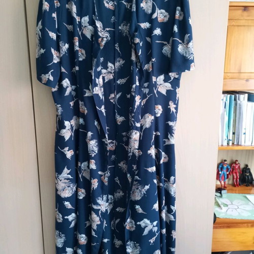 Long summer dress like new, size 7 with buttons and belt