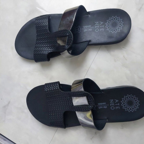 Ateneo leather anatomical sandals like new, black and silver, size 37
