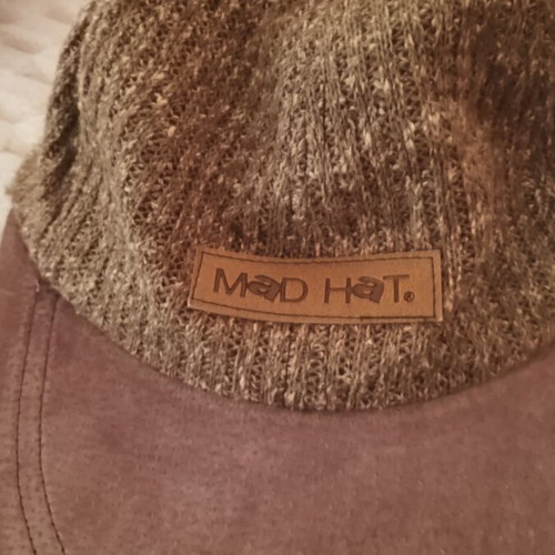 Hat new medium brown