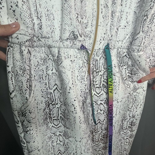 Altra Voltra sports suit new, animal print with gold details, size M-L