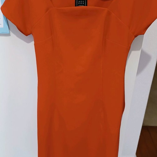 Access dress size 44 like new, red
