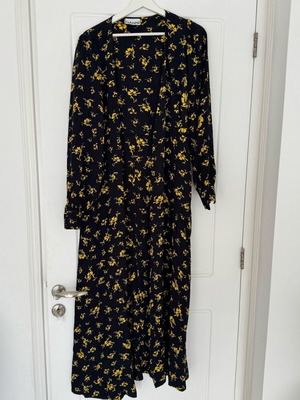 Ganni maxi wrap crepe dress like new, size S 36 black