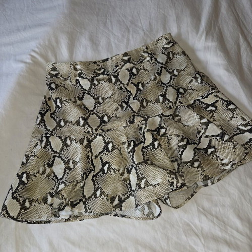 Zara Basic Snakeskin Print Skort S Like New