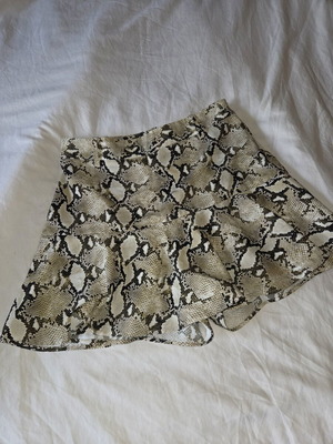 Zara Basic Snakeskin Print Skort S Like New