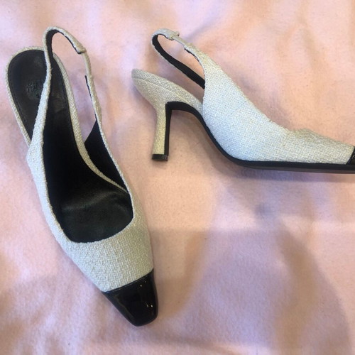 White tweed slingbacks H&M like new, size 37, with black toe