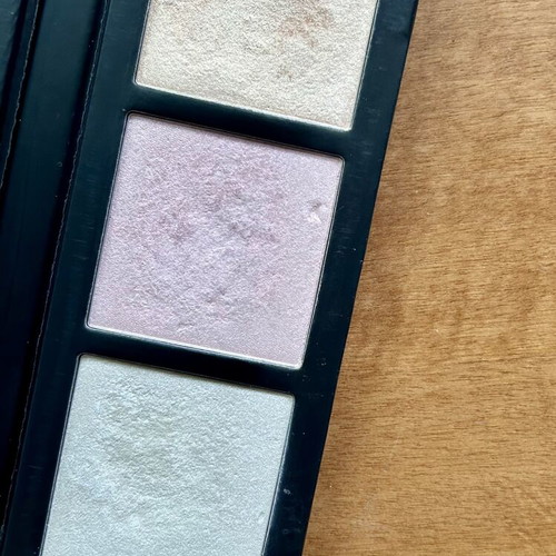 Mac highlighter palette like new with 3 shades pink gold white