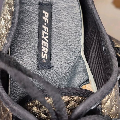 Shoes gold narrow fit used once size 40