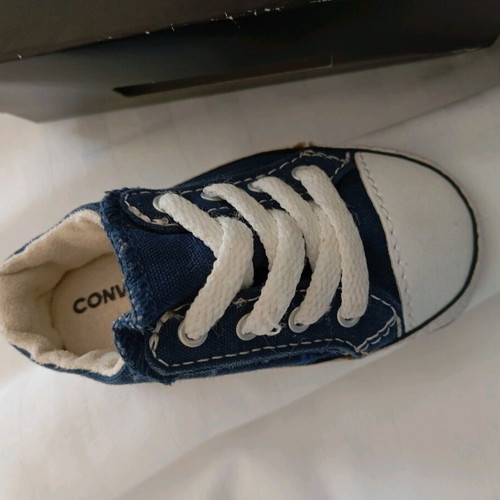 Converse παπούτσια αγκαλιάς σαν καινούργια με σκρατς, με το κουτί τους