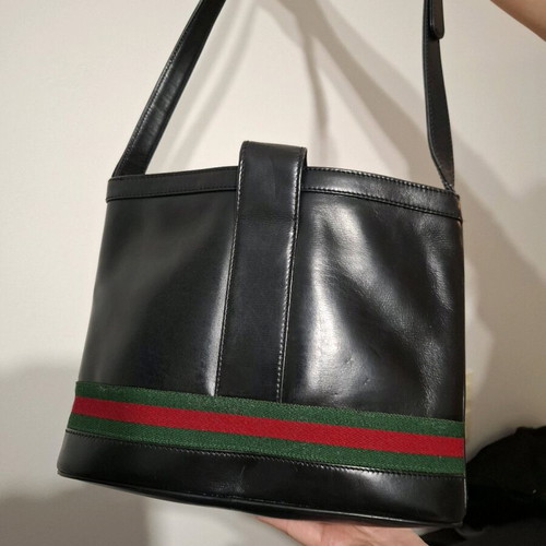 Τσάντα ώμου Gucci vintage μαύρη δερμάτινη μεταχειρισμένη σε καλή κατάσταση
