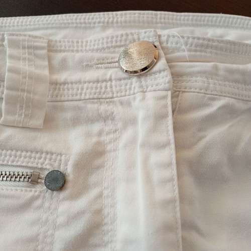 White elastic skirt made in Italy size L like new