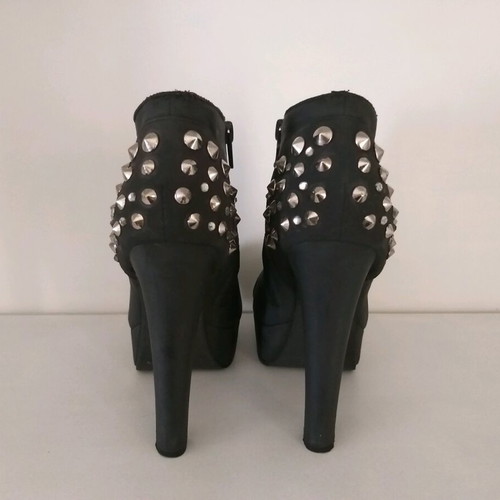 Black ankle boots like new with studs and rhinestones