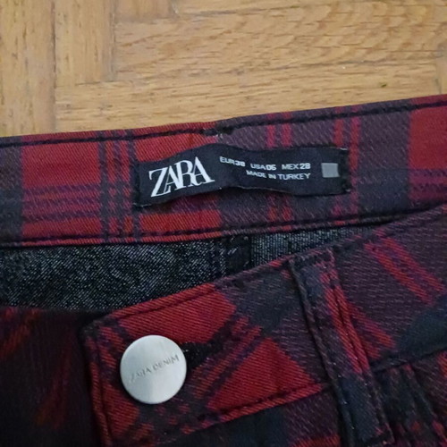 Zara plaid pants size 38 like new, black and red