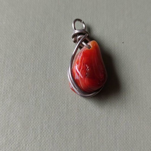Carnelian pendant like new with silver setting