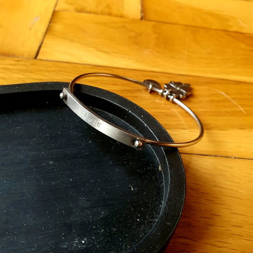 Stainless steel Luck handcuff bracelet new, with crystals