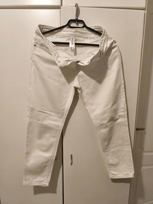 Kendall + Kylie white denim pants like new, sizes M and L
