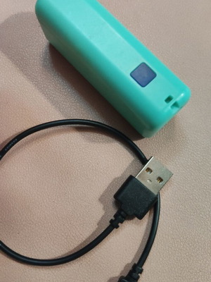 Μίνι power bank σαν καινούργιο με καλώδιο mini USB 2000mAh
