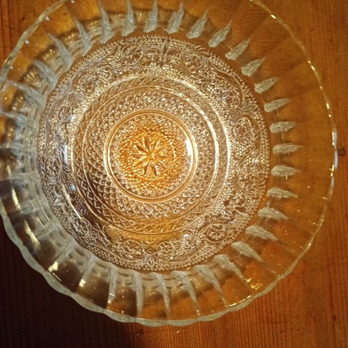 Glass bowl like new with embossed design for living room or kitchen