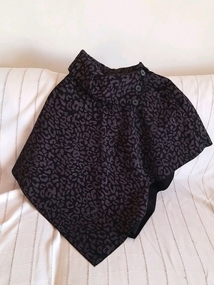 Cape with animal print like new