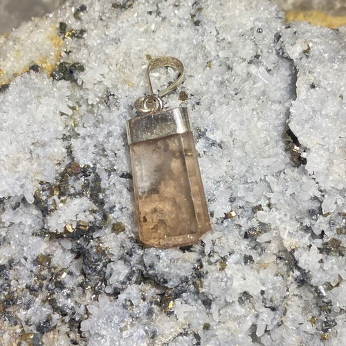 Silver Pendant with Natural Topaz new, beige