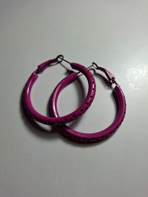 Fuchsia hoop earrings used, size 3.5 cm
