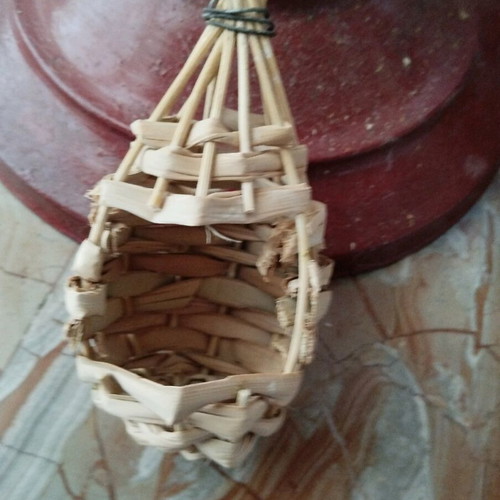 Large birdcage like new with accessories and sand