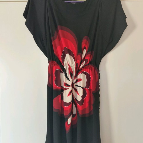 Black dress with red floral pattern like new, size S/M