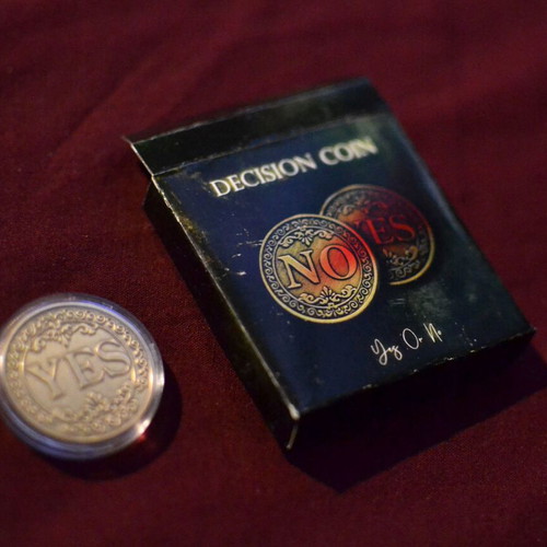 Magic decision coin Yes or No new in acrylic case