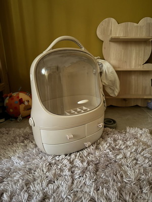 Make up organiser new, sturdy and spacious