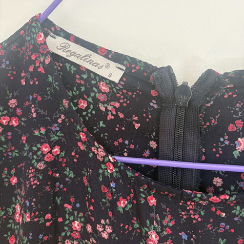 Regalinas women's jumpsuit small like new, multicolor