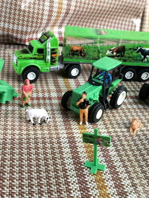 Farm figure set new