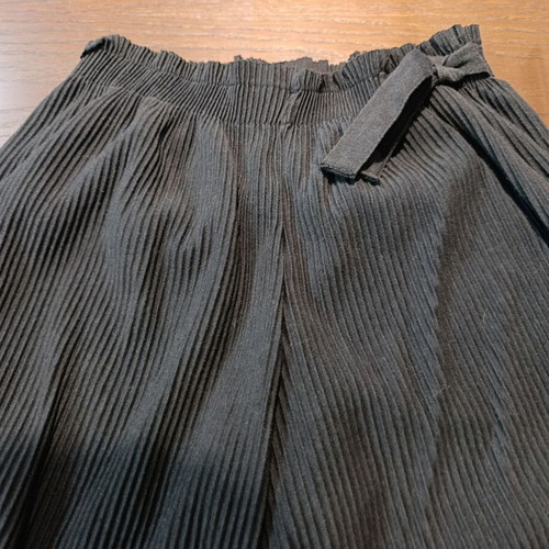 Zara girls' black pleated wide-leg pants used, size 140 cm