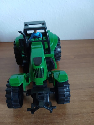 Toy tractor