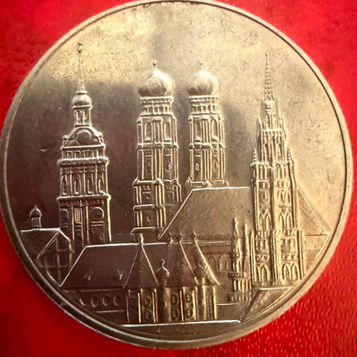 Munich 1158 Commemorative Medal collectible, like new