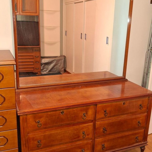 Vintage dresser with mirror and drawers for bedroom