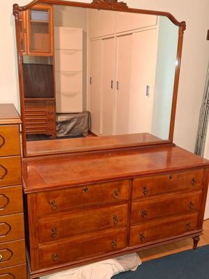 Vintage dresser with mirror and drawers for bedroom