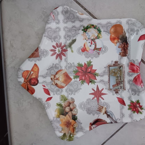 Christmas decorative platter like new, star-shaped