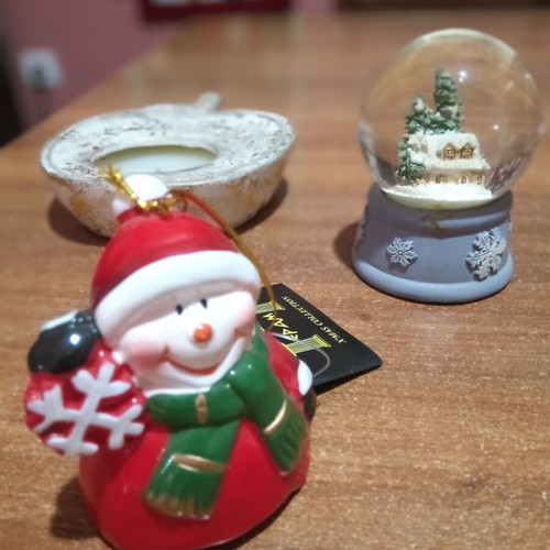 Christmas decoration set with snow globe and snowman new