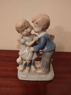 Porcelain figurine used, antique