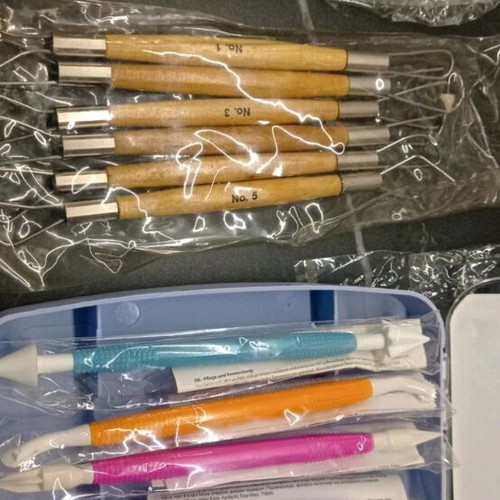 Clay sculpting set with wooden handles for ceramic carving and cake decoration