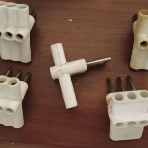 Old type taf used, pack of 7, three-pin