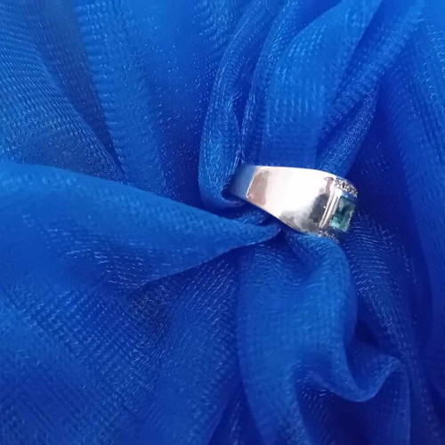 Solid women's silver ring like new with 4 minerals