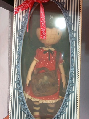 Santoro London Gorjuss Ruby κούκλα με κόκκινο πουά φόρεμα