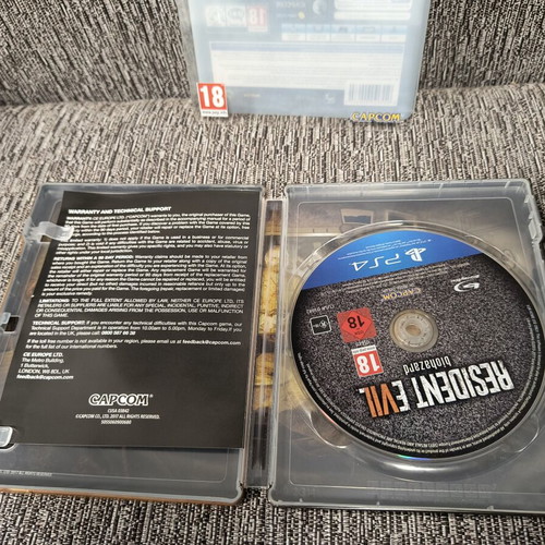 Resident Evil Biohazard 7 Steelbook edition PS4 used
